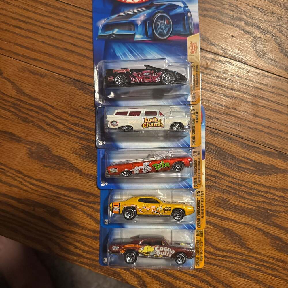 2004 Hot Wheels Cereal Crunchers -complete Set of 5 New On Card B196